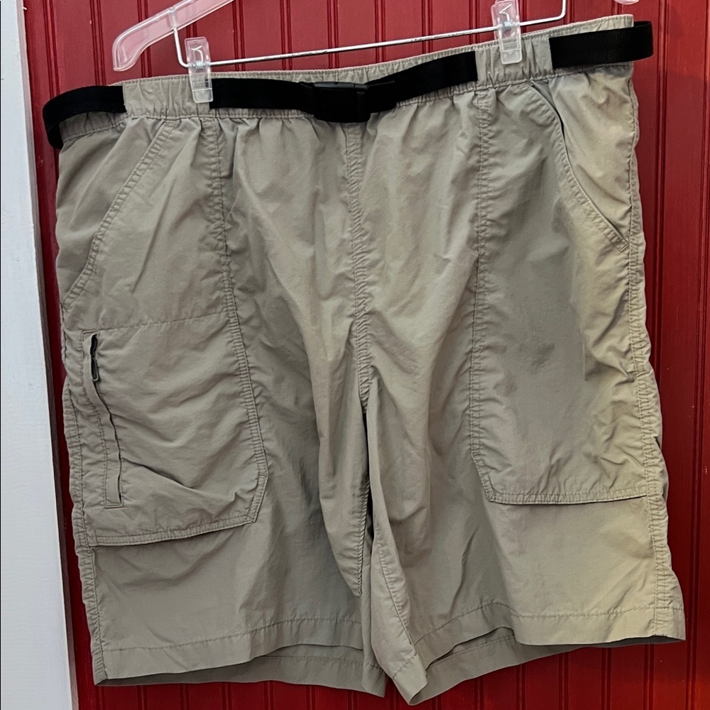 Eddie Bauer Men's Beige Cargo Shorts